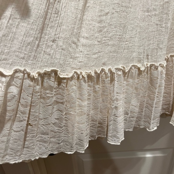 Chic Cream Ruffled Tunic Top - Picture 3 of 4